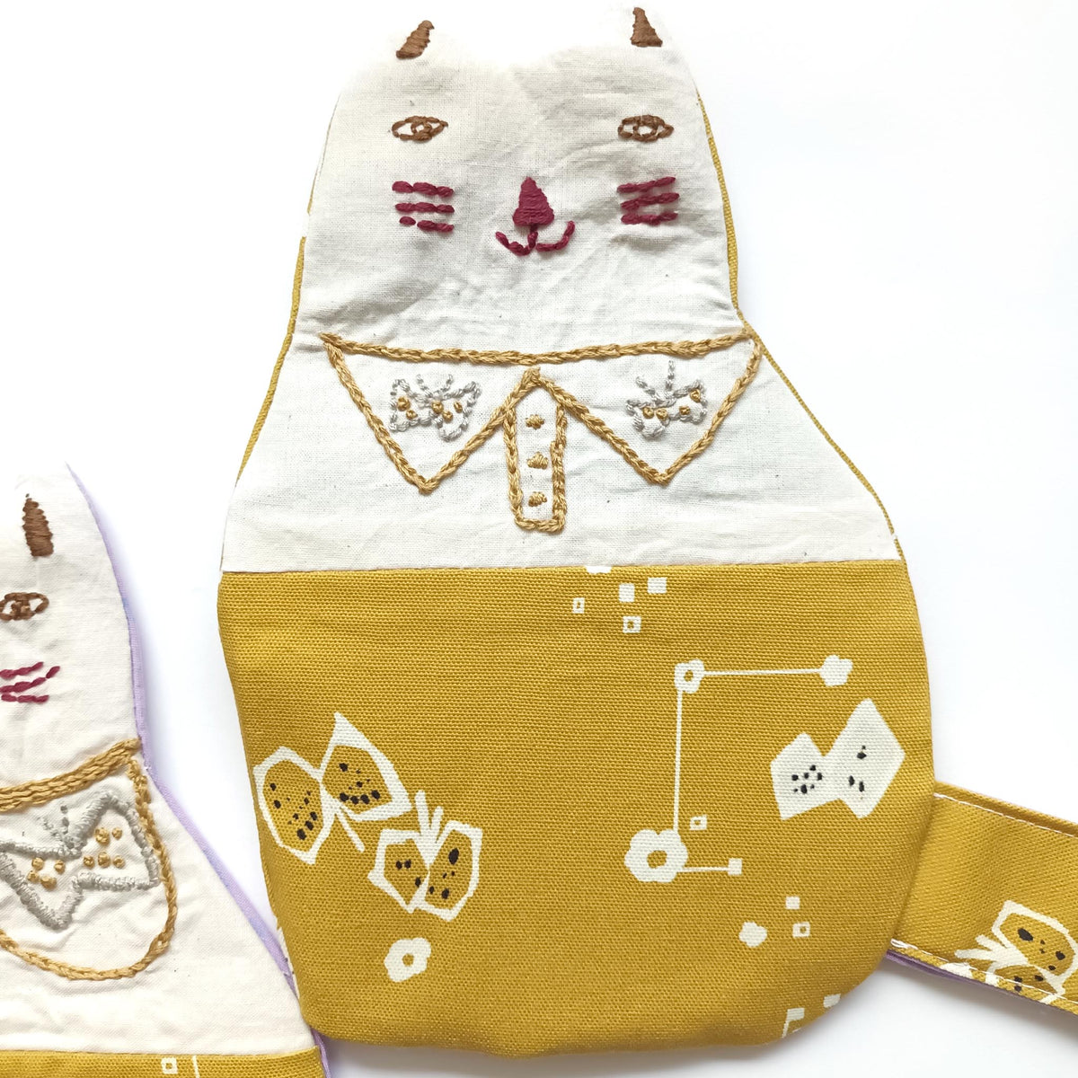 Pouches_Cat tail_Embroidery x City and the Butterfly