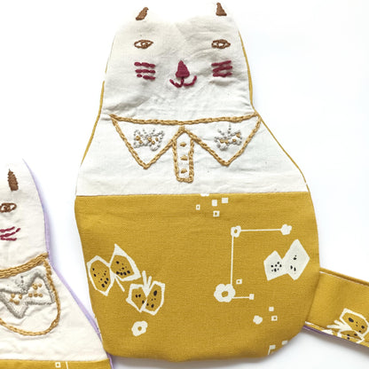 Pouches_Cat tail_Embroidery x City and the Butterfly
